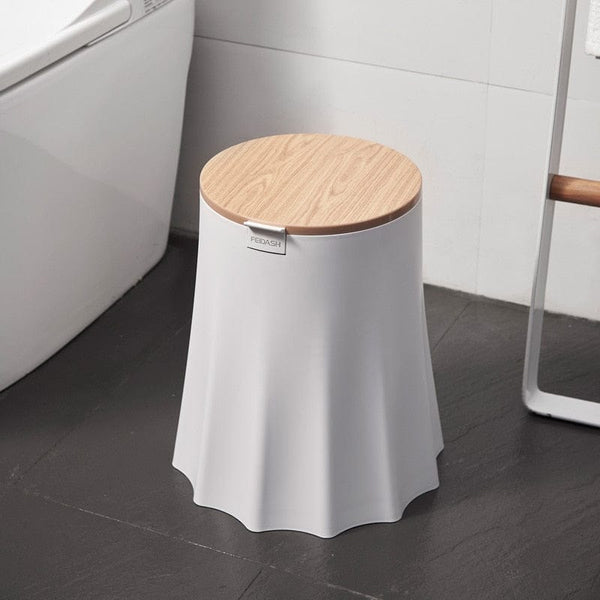 Poubelle toilette design <br> Vika